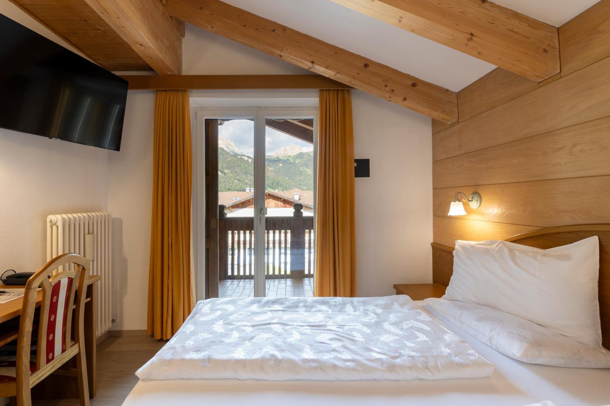 Hotel Ramon Кампитело ди Фаса Екстериор снимка